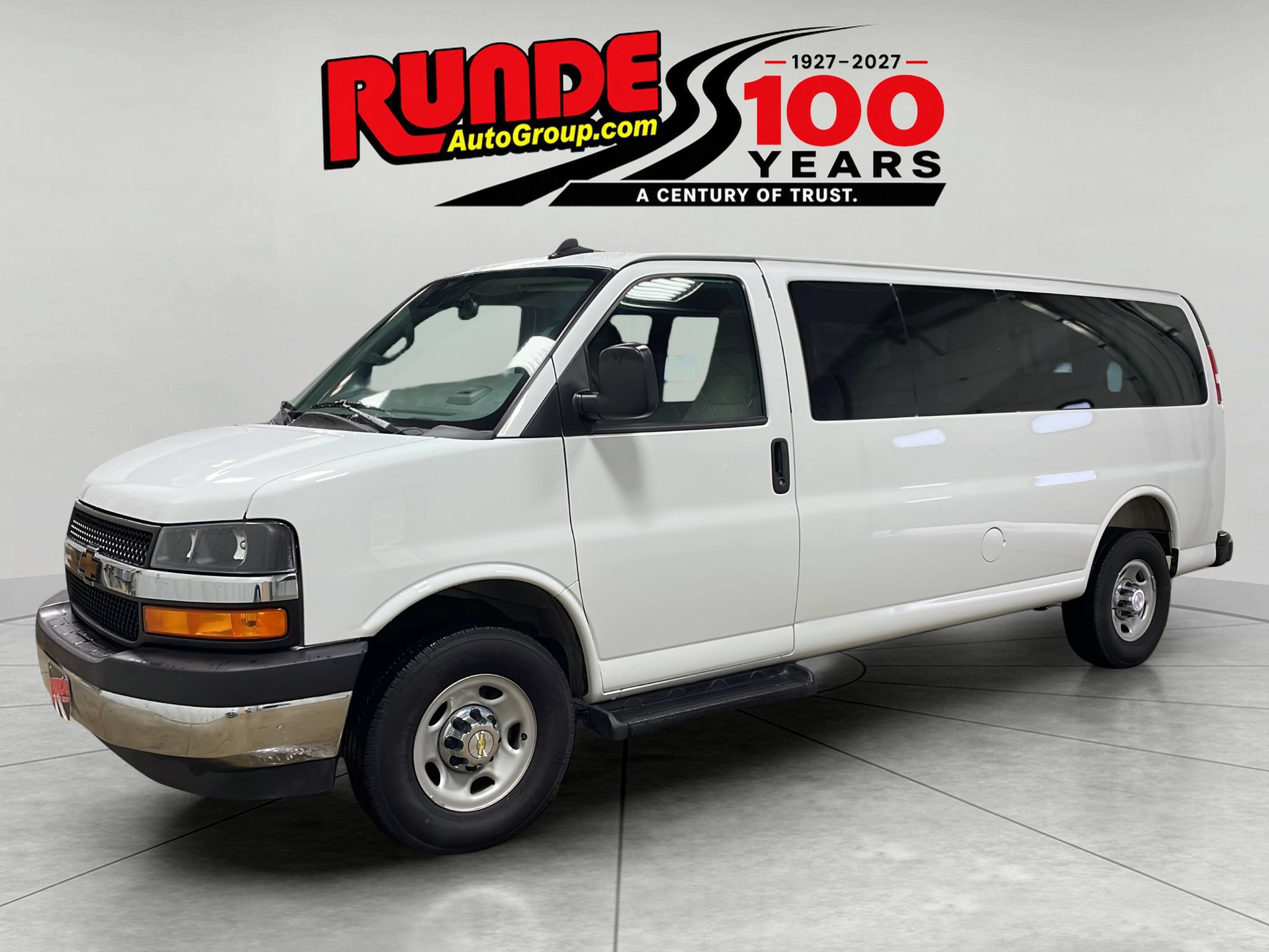 Used 2025 Chevrolet Express 3500 LT w/ LT Preferred Equipment Group RWD image 1