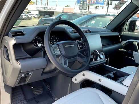 New 2026 Land Rover Defender 110 X-Dynamic SE image 10