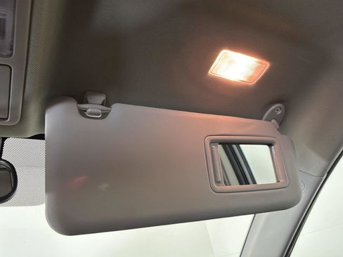 Used 2018 Toyota RAV4 XLE AWD/4WD image 37