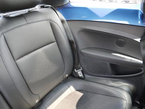 Used 2019 Volkswagen Beetle 2.0T SE FWD image 14