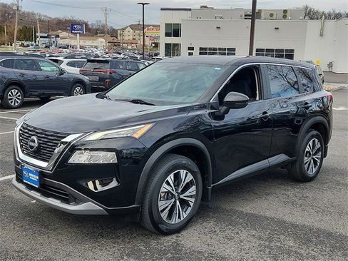 Used 2022 Nissan Rogue SV image 3