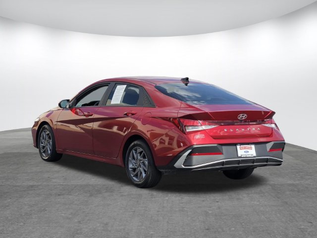 Used 2024 Hyundai Elantra SEL FWD image 6