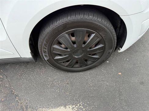 Used 2015 Ford Transit Connect XLT image 30