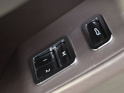 Used 2020 Bentley Flying Spur W12 AWD/4WD image 28
