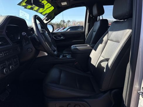 Used 2022 Chevrolet Suburban LT w/ LT Signature Package image 15