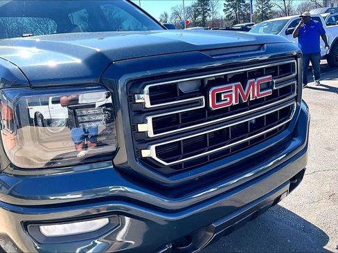 Used 2017 GMC Sierra 1500 SLE w/ SLE Value Package image 5