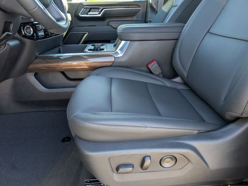 New 2026 Chevrolet Silverado 2500 LT w/ Leather Package AWD/4WD image 8