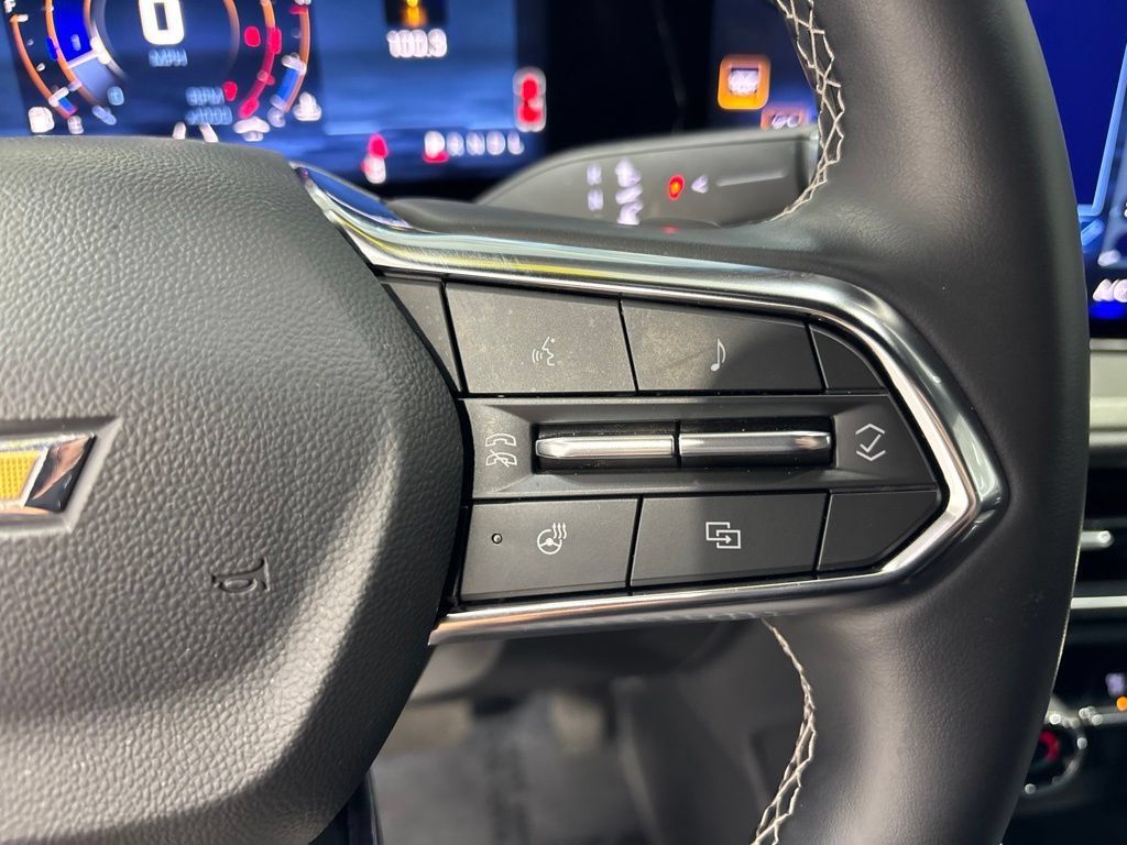 Used 2026 Chevrolet Traverse LT FWD image 14