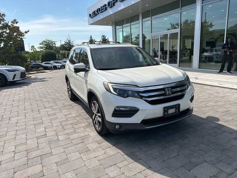 Used 2016 Honda Pilot Touring image 3