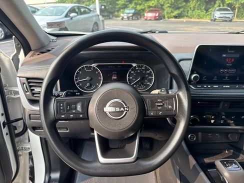 Used 2023 Nissan Rogue S AWD/4WD image 16