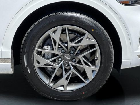 Used 2023 Genesis GV70 2.5T w/ Select Package AWD/4WD image 25