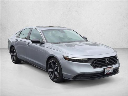 Used 2023 Honda Accord Sport image 3