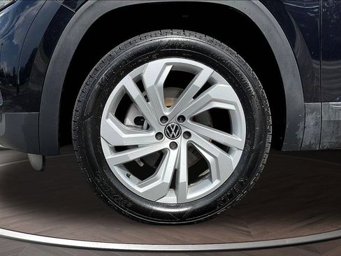 Used 2023 Volkswagen Atlas SE w/ Panoramic Sunroof Package FWD image 38