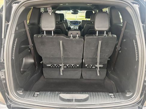 Used 2025 Chrysler Pacifica Select image 34