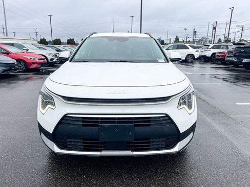 Used 2024 Kia Niro EX image 4