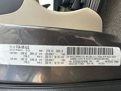 Used 2019 Dodge Grand Caravan SE w/ UConnect Hands-Free Group image 39