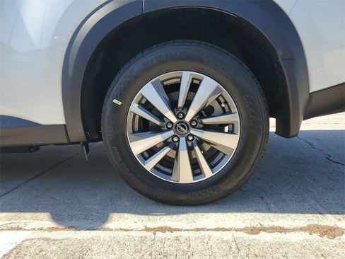 New 2025 Nissan Pathfinder SL w/ Black Appearance Package image 5