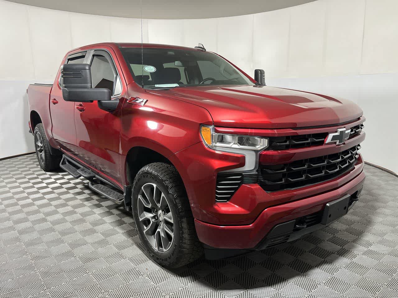 Used 2023 Chevrolet Silverado 1500 RST AWD/4WD image 2