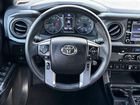 Used 2022 Toyota Tacoma TRD Off-Road w/ Technology Package RWD image 11