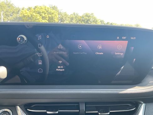 Used 2025 Buick Envista Preferred FWD image 25