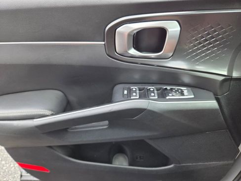 Used 2025 Kia Sorento S w/ Panoramic Sunroof Package image 24
