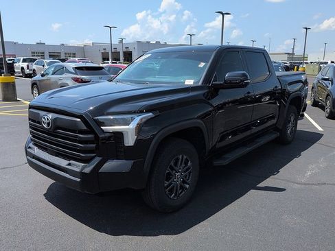 Used 2023 Toyota Tundra SR5 w/ SR5 Convenience Package AWD/4WD image 3