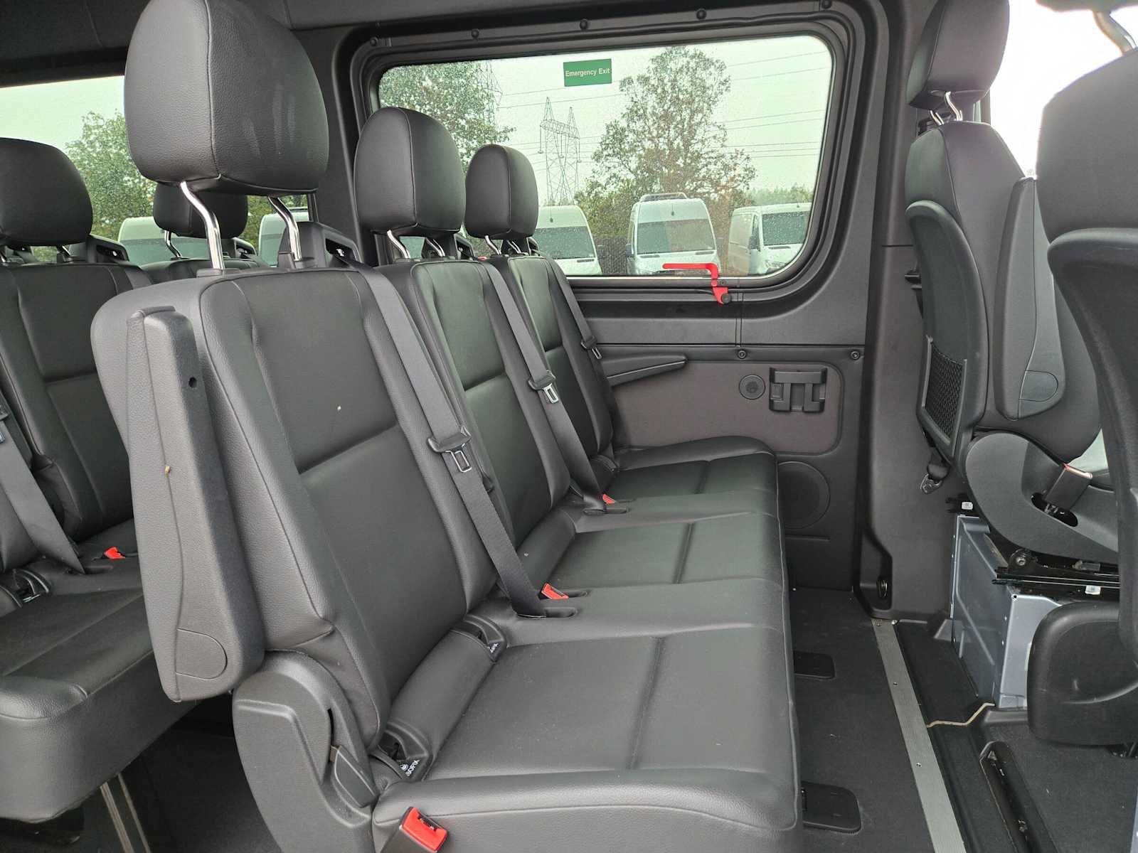Used 2025 Mercedes-Benz Sprinter 2500 image 14