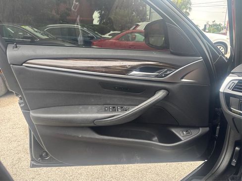 Used 2019 BMW 530i w/ Convenience Package image 18