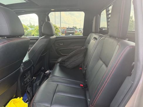 Used 2022 Nissan Titan PRO-4X w/ Pro-4x Convenience Package AWD/4WD image 6
