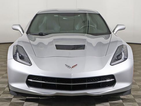 Used 2019 Chevrolet Corvette Stingray Coupe w/ 1LT RWD image 8