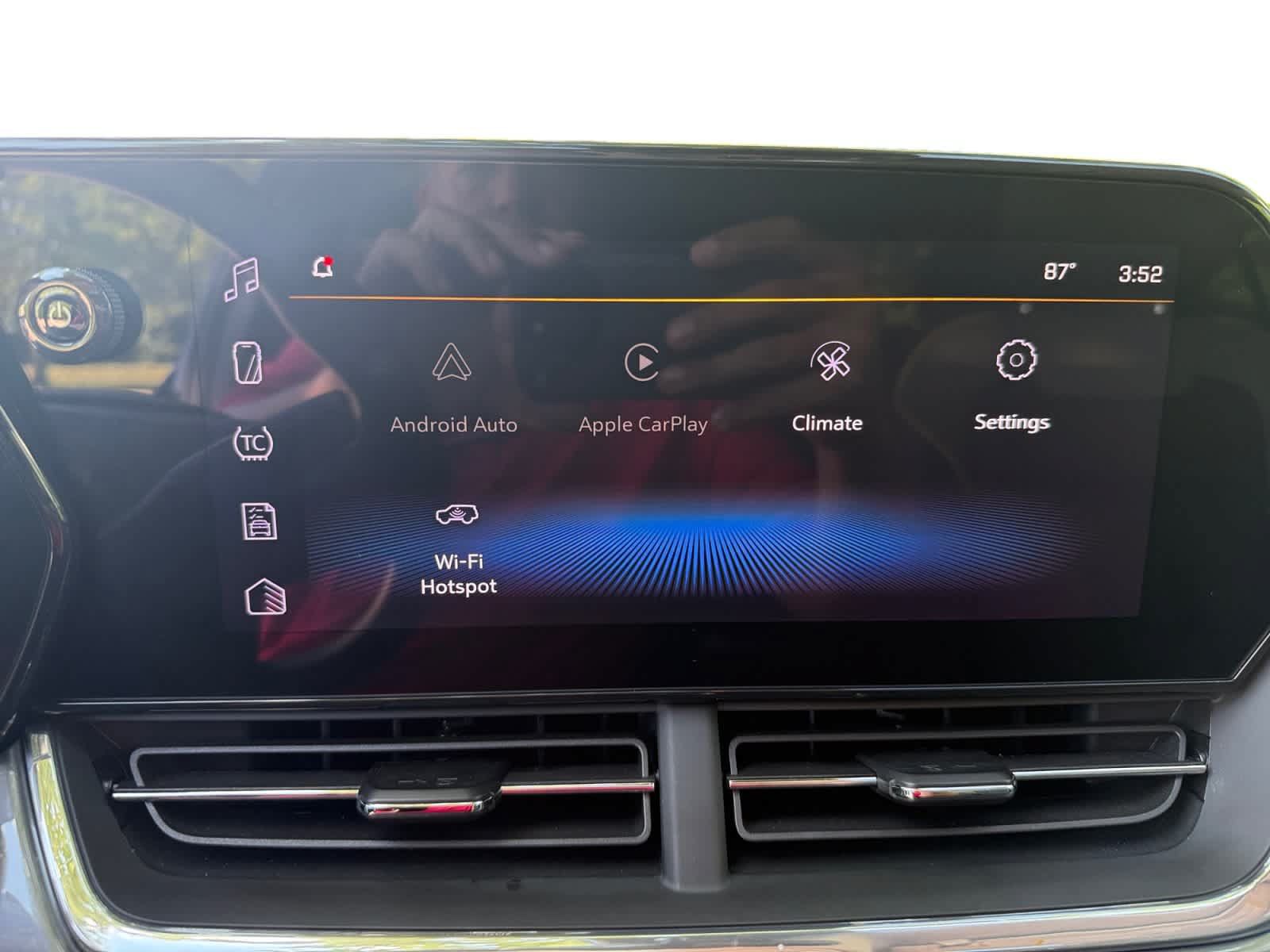 Used 2026 Chevrolet Trax ACTIV w/ Sunroof Package FWD image 15