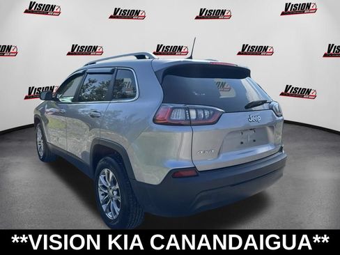 Used 2019 Jeep Cherokee Latitude Plus w/ Cold Weather Group AWD/4WD image 3