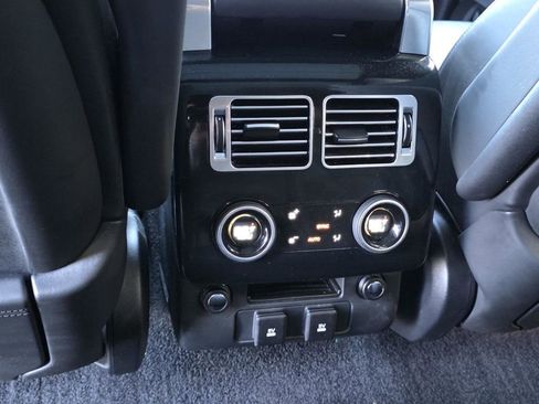 Used 2020 Land Rover Range Rover HSE image 11