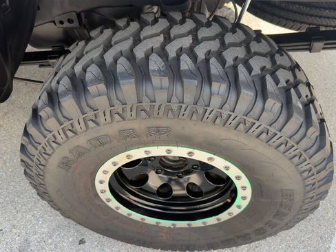 Used 2017 Toyota Tacoma SR w/ SR Convenience Package RWD image 20