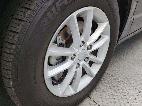 Used 2019 Dodge Grand Caravan SXT image 31