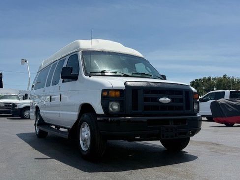 Used 2014 Ford E-250 and Econoline 250 Extended w/ Power Group image 4