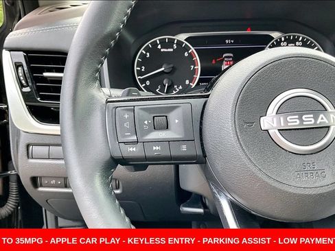 Used 2023 Nissan Rogue SL FWD image 13