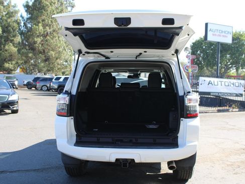 Used 2020 Toyota 4Runner SR5 Premium w/ Moonroof Package RWD image 35