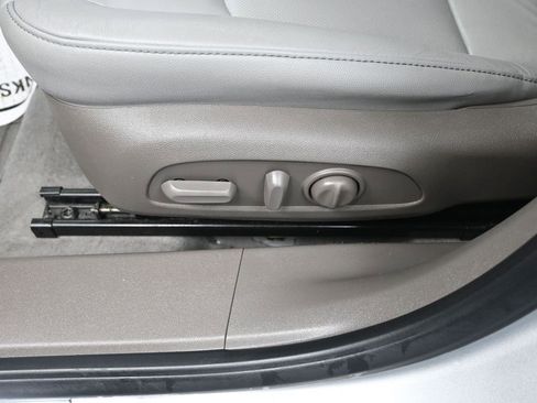 Used 2019 Chevrolet Malibu Premier image 13