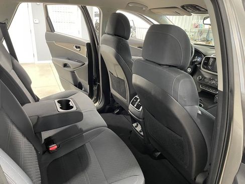 Used 2017 Kia Sorento FWD w/ LX Convenience Package image 18