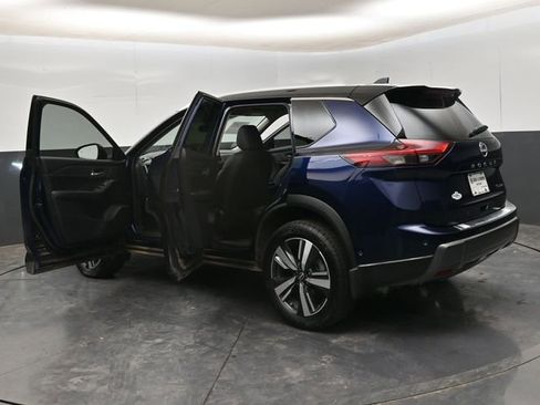 Used 2025 Nissan Rogue SL image 30