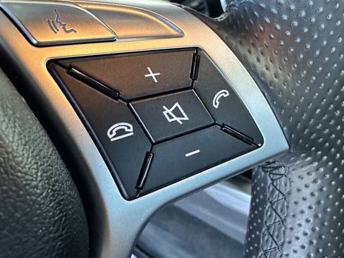 Used 2014 Mercedes-Benz E 350 Sedan image 21