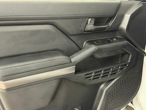 Used 2025 Toyota 4Runner SR5 AWD/4WD image 13