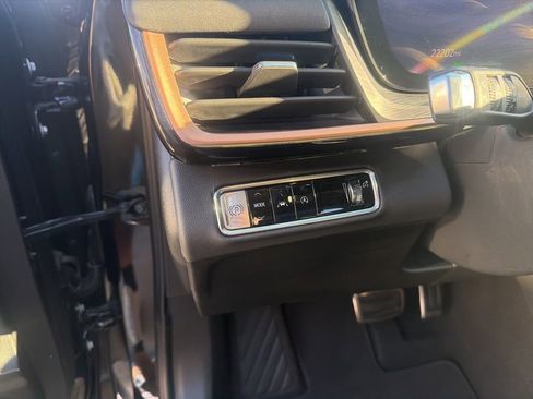 Used 2025 Buick Envision Sport Touring AWD/4WD image 11