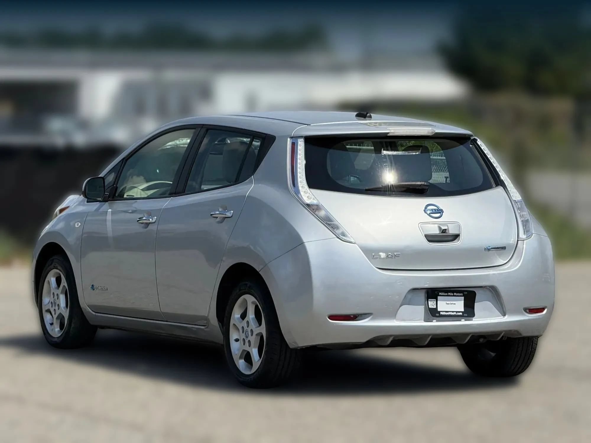 Used 2012 Nissan Leaf SL w/ Recycling/Organizational Pkg FWD image 10