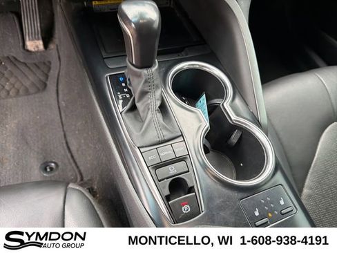 Used 2020 Toyota Camry XSE image 13