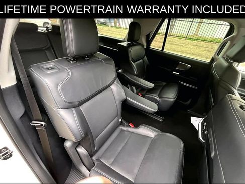 Used 2025 Ford Expedition Platinum AWD/4WD image 32