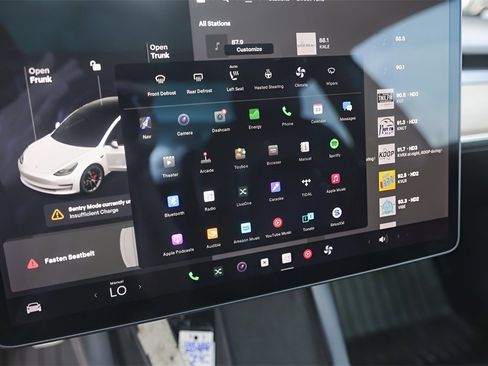 Used 2021 Tesla Model 3 Performance image 16