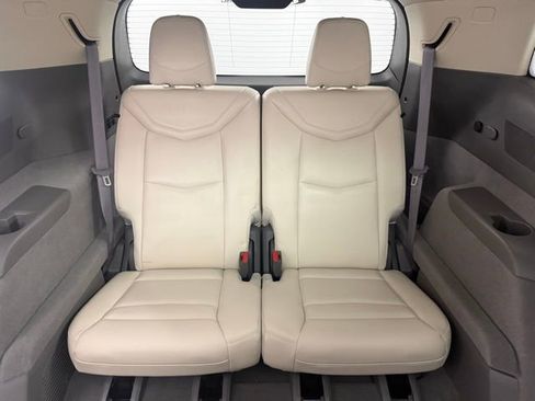 Used 2022 Cadillac XT6 Premium Luxury image 14