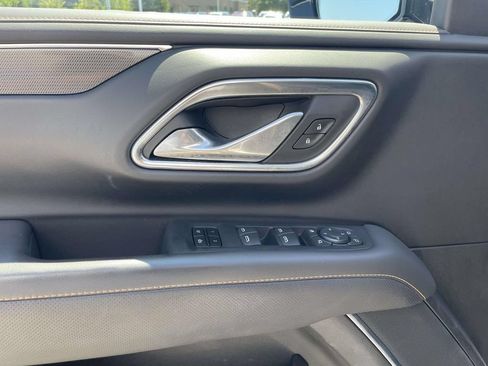 Used 2023 GMC Yukon AT4 w/ AT4 Premium Package AWD/4WD image 18